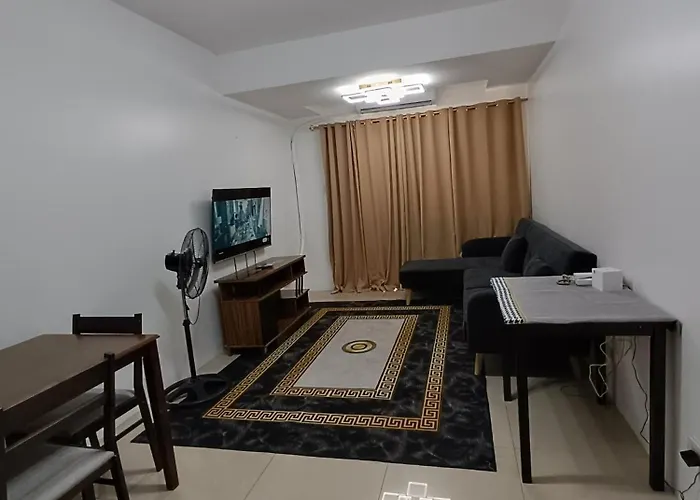 Spacious Living & Big Balcony - Pool View Appartement Manilla