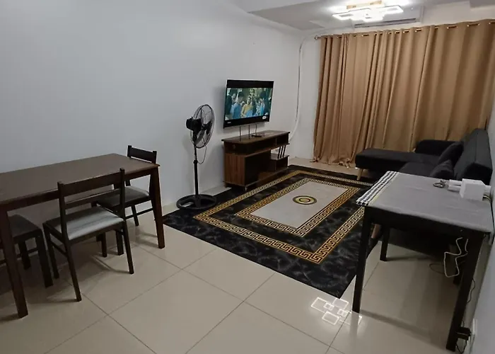 Spacious Living & Big Balcony - Pool View *