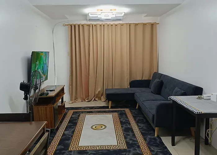 Spacious Living & Big Balcony - Pool View Appartement Manilla