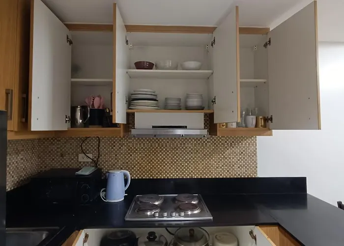 Spacious Living & Big Balcony - Pool View * Manilla